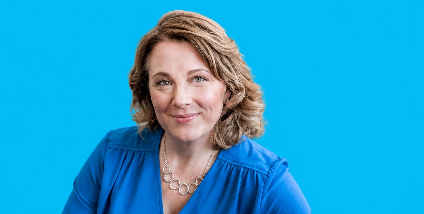 Julie Holmes
